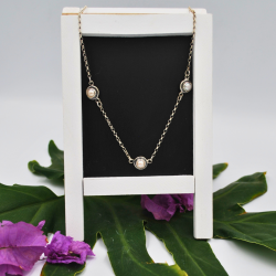 Collar de plata con tres perlas