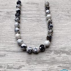 Collar agata blanco, azul y negro con aretes