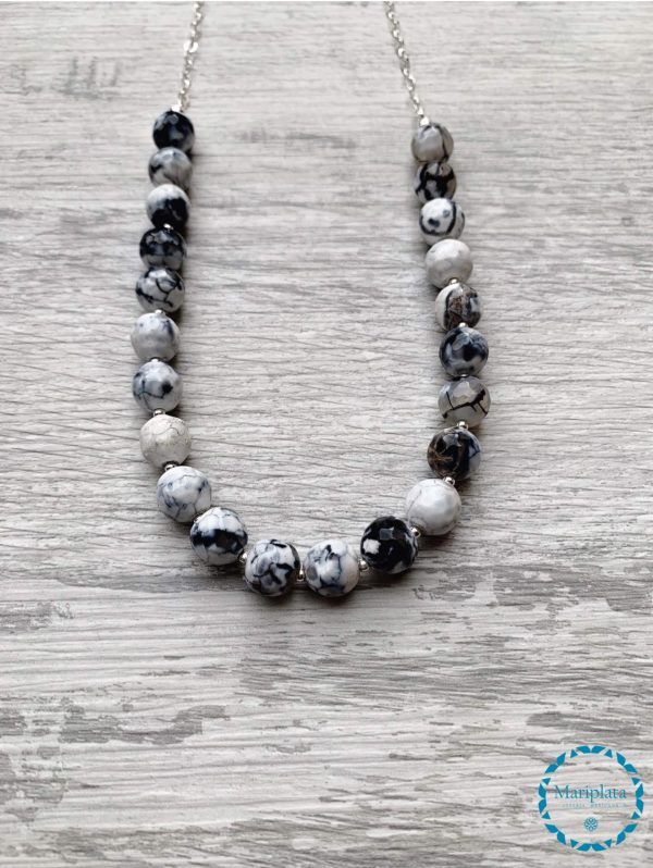 Collar agata blanco, azul y negro con aretes