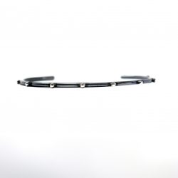 Brazalete negro bolitas