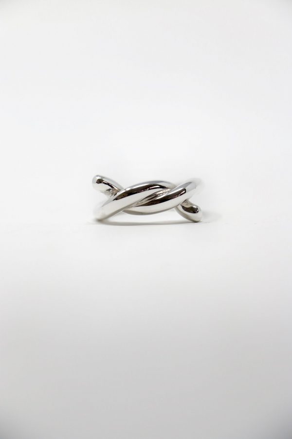 Anillo de nudo sencillo