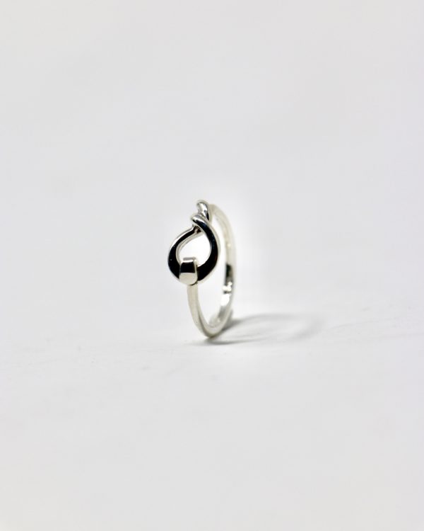 Anillo nudro broche