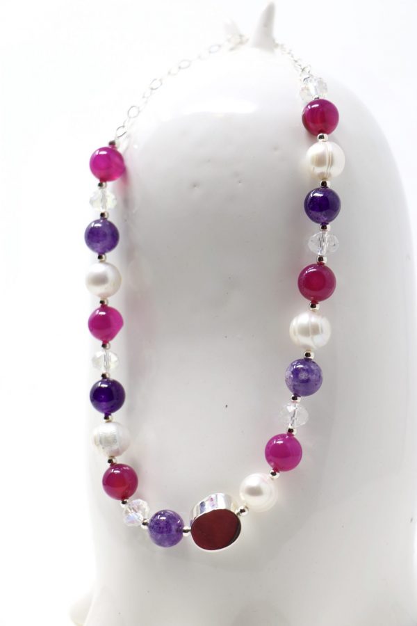 Collara agata rosa con morado, circulo de plata, perlas y aretes - Imagen 4
