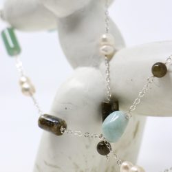 Collar de piedras naturales