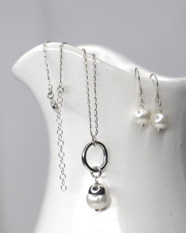 Juego de collar con perla colgante