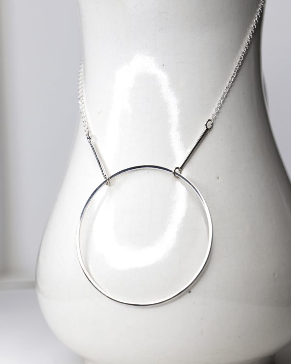 Cadena larga con circulo fino - Imagen 2