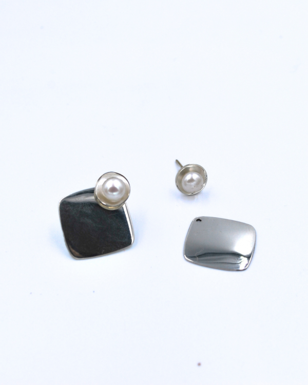 Arete Cuadrado con Perla - Imagen 5