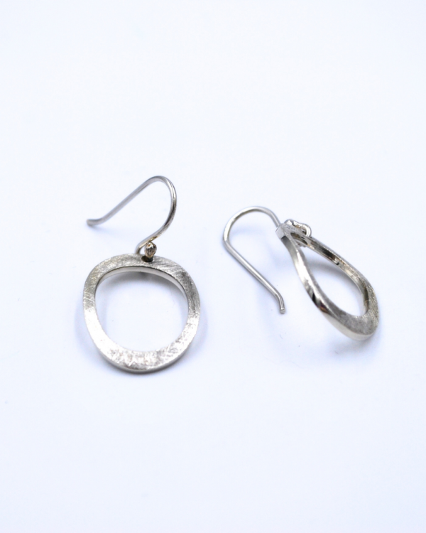 Aretes plata martillada OH - Imagen 3