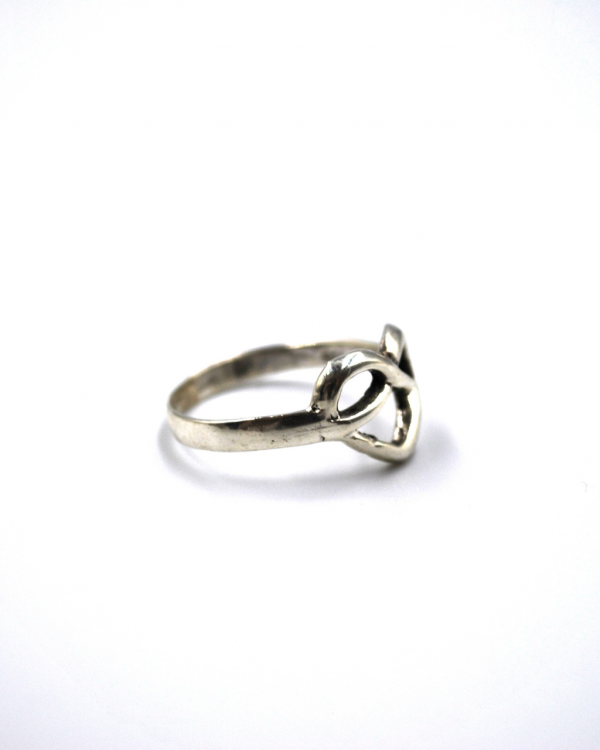 Anillo de Corazón entrelazado