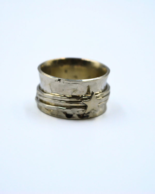 Anillo Banda Martillado Estrella