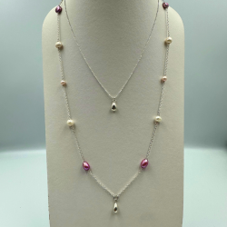 Collar de plata con perlas rosas y dije en forma de gota y aretes de perlas rosas