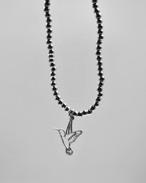 Pulsera de colas de plata medianas con colibrie colgante - Imagen 2