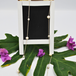 Collar de plata con esferas de plata y perlas