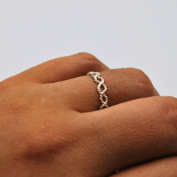 Anillo de Infinito Tejido