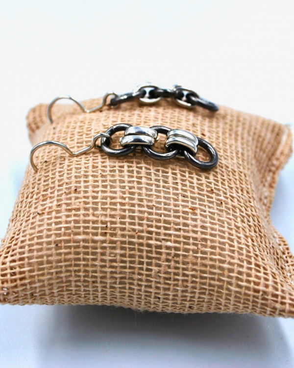 Aretes plata gris con negro tipo cadena - Imagen 2