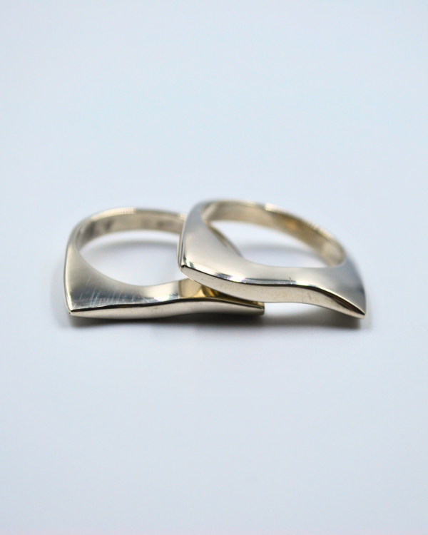 Anillo doble ondulado plata
