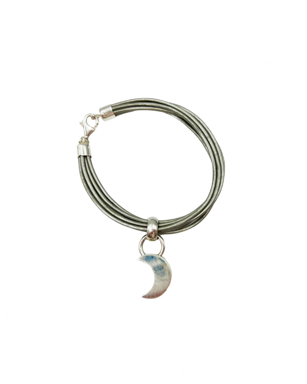 Pulsera de caucho con dije de plata en forma de luna