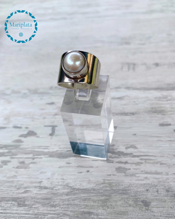 Anillo de plata lisa con perla de rio_1