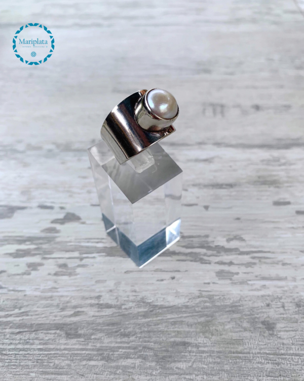 Anillo de plata lisa con perla de rio_1