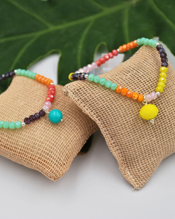 Pulsera de cristales con piedra colgante