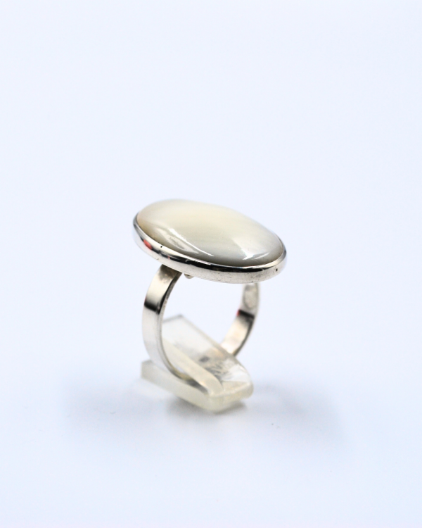 Anillo Oval concha