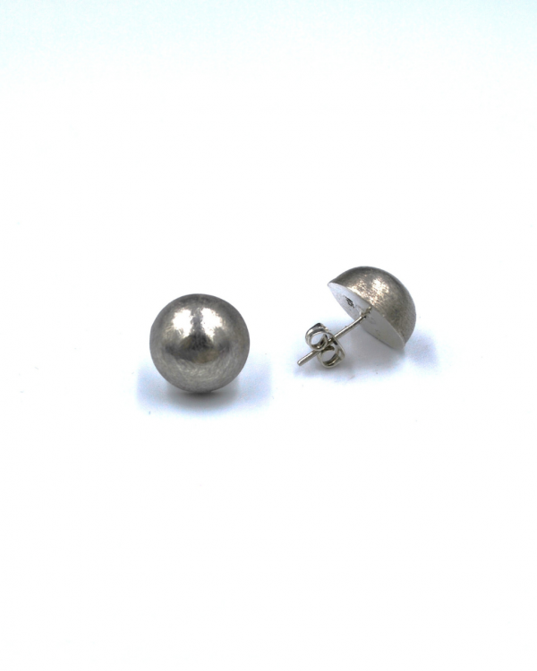 Aretes botón plata mate - Imagen 5